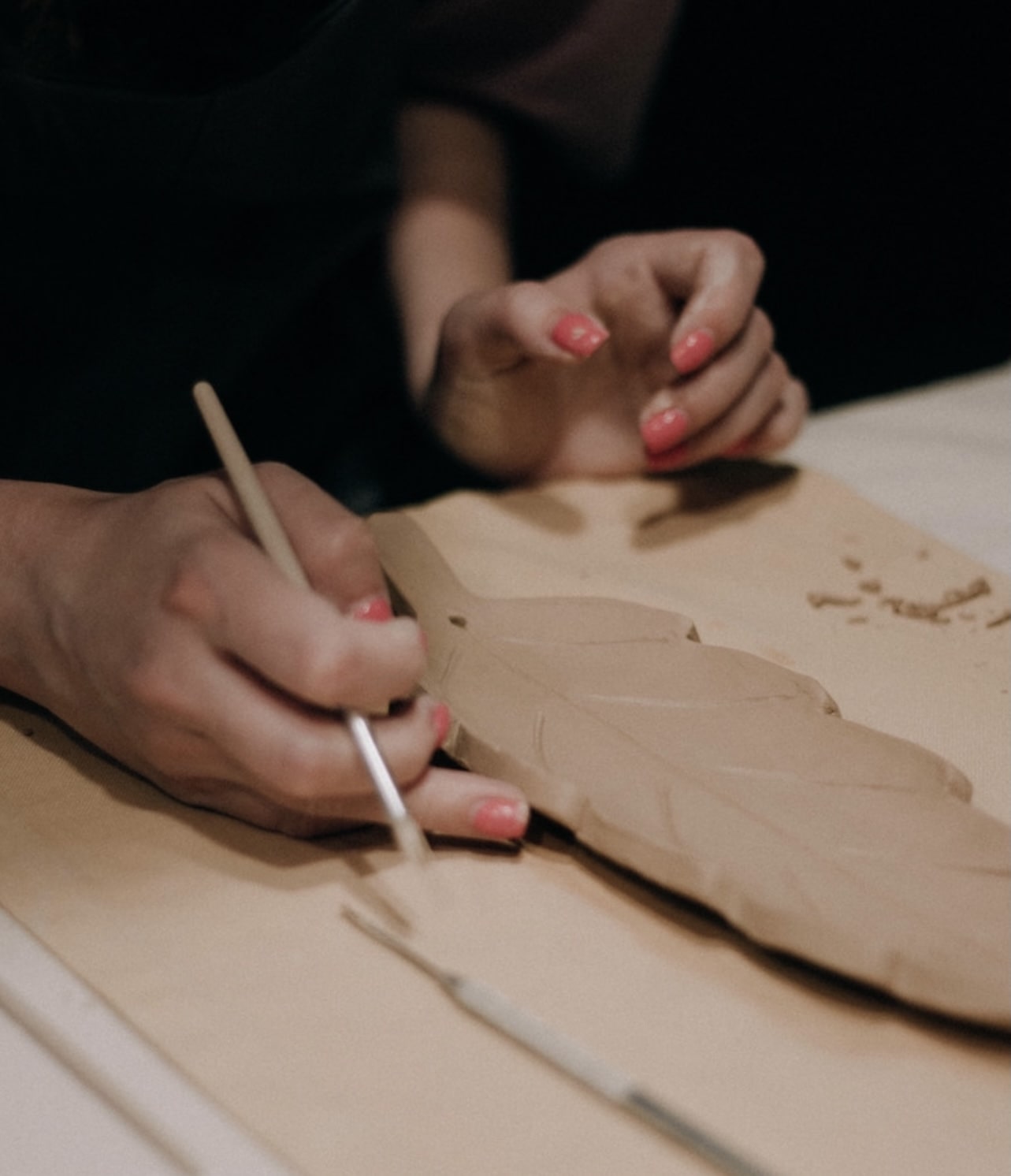 Мастер-класс по лепке из глины в Artisan Studia для взрослых
